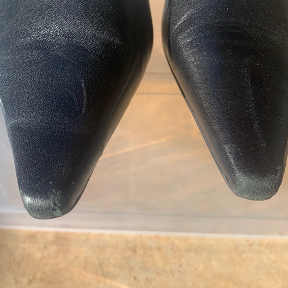 BCBG pointy toe heel - Picture 3 of 8